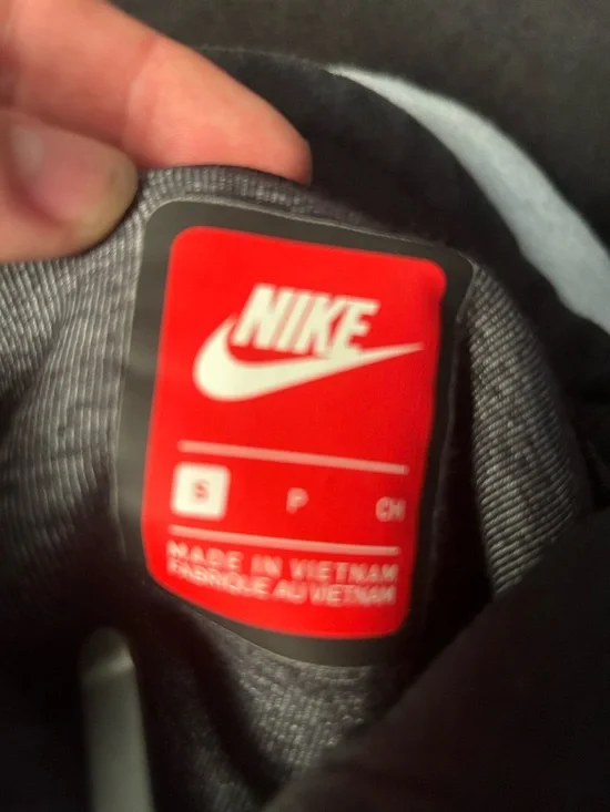 Nike Light Gray and Black Zip Hoodie - Picture 4 of 5